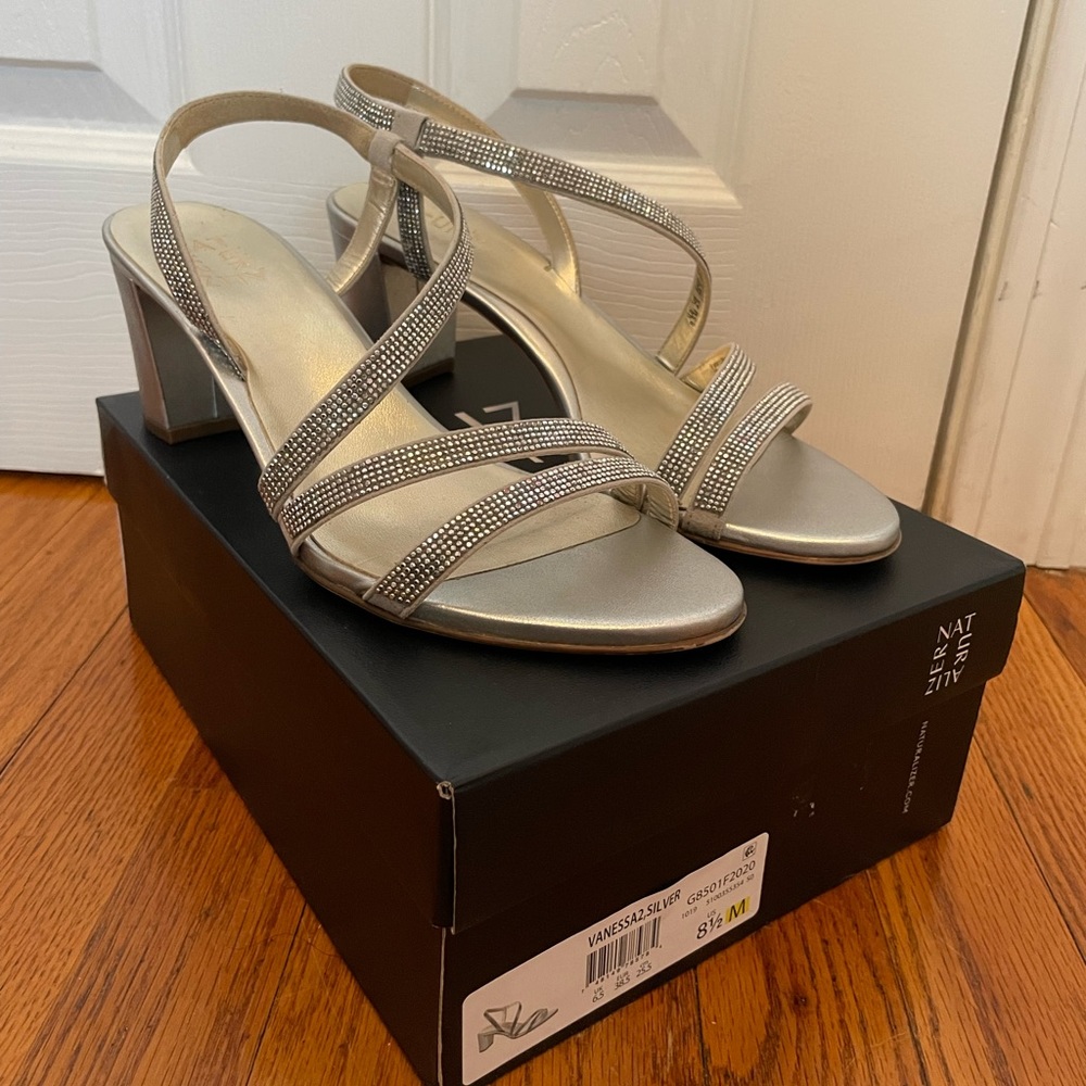 Naturalizer Vanessa Strappy Sandals in Silver Size 8.5 - Gently Worn!